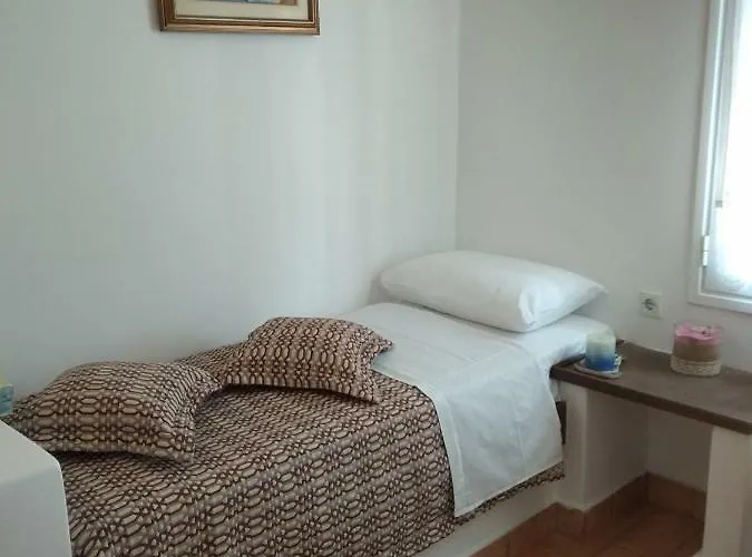 Δωμάτια σε οικογενειακή κατοικία Ateni Γαύριο